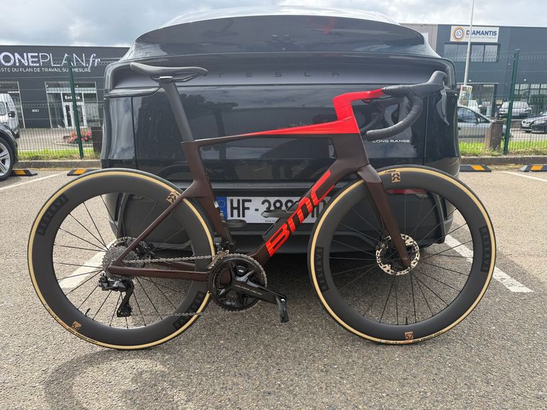Used BMC Teammachine R Shimano Dura Ace Di2 2025 Road & Gravel, Red — image 1 of 5