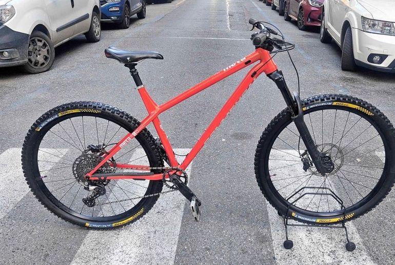 Used Commencal META HT AM RACE 29 2023 2023 Mountainbike — image 1 of 3