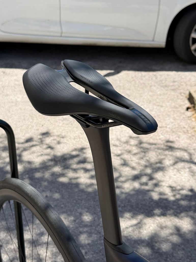 Used Specialized S-Works Tarmac SL8 - SRAM Red eTap AXS 2024 2024 Road & Gravel — image 6 of 13
