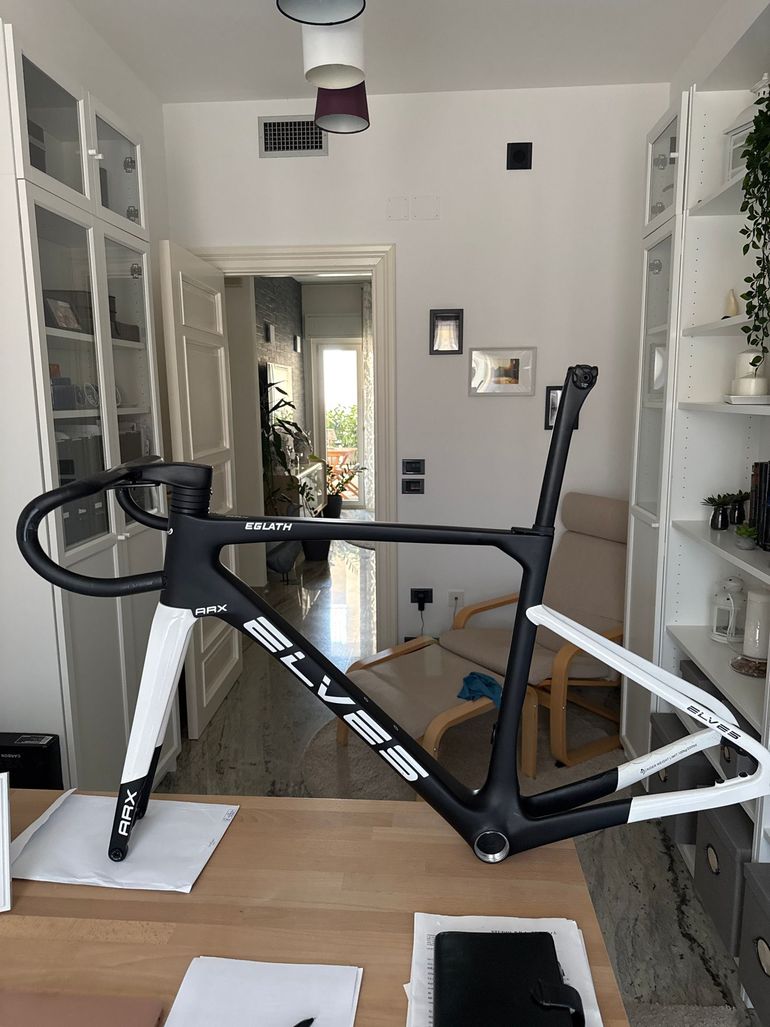 Used Elves Elves Custom Frameset 2026 Road & Gravel, Black — image 2 of 8