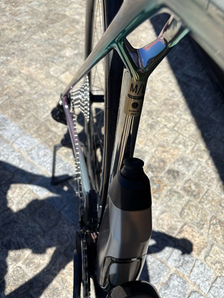 Used Trek Madone SLR 9 AXS Gen 8 2025 2025 Road & Gravel, Light Gray — image 7 of 7