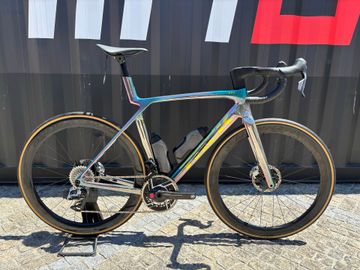 Used Trek Madone SLR 9 AXS Gen 8 2025 2025 Road & Gravel