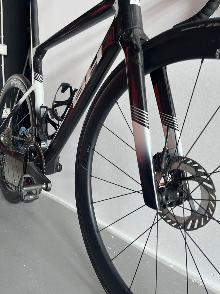 BH Bikes Ultralight Shimano Ultegra Di2 2027 Road & Gravel de segunda mano, Negro — imagen 2 de 5