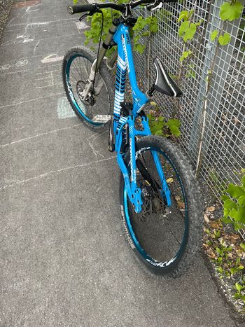 Used Commencal SUPREME DH V4 RACE ROCKSHOX 650B 2016 2016 Mountainbike — image 4 of 5
