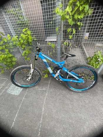 Used Commencal SUPREME DH V4 RACE ROCKSHOX 650B 2016 2016 Mountainbike — image 5 of 5