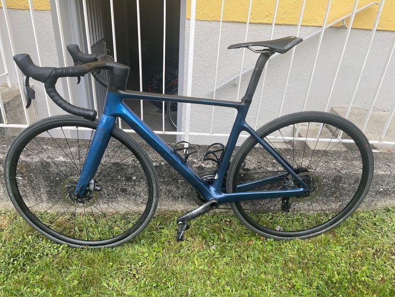 Used Scott Addict RC 20 2021 Road & Gravel — image 1 of 10