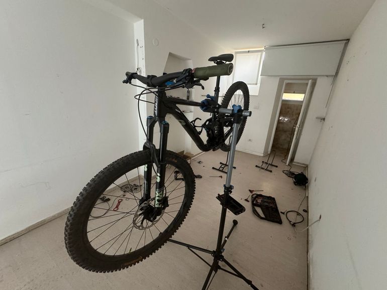 Used Giant Trance X 2 2024 2024 Mountainbike, Black — image 1 of 5