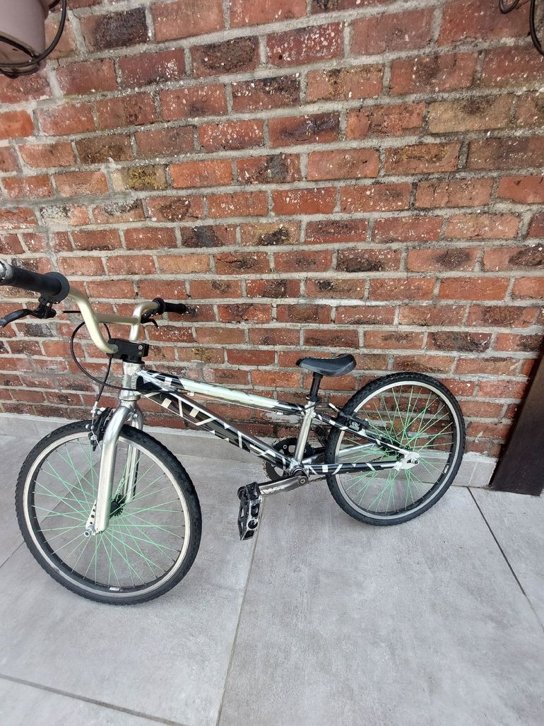 Used vmf Vmf Custom Frameset 2016 Mountainbike, Grigio chiaro — image 2 of 3