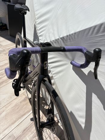 Used Scott Addict RC 2025 Road & Gravel — image 4 of 5