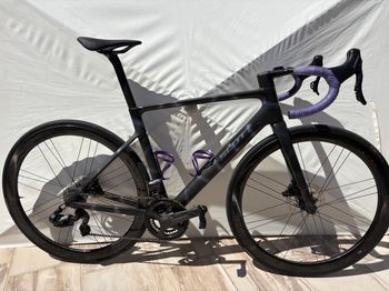 Used Scott Addict RC 2025 Road & Gravel