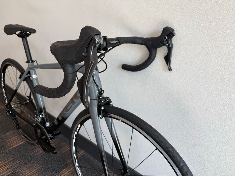 Used Trek Emonda ALR 5 Rim Brake 2022 2022 Road & Gravel, Light Gray — image 2 of 7