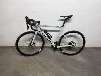 Used Focus IZALCO MAX DISC 8.6 2021 2021 Road & Gravel, Gris claro — image 6 of 7