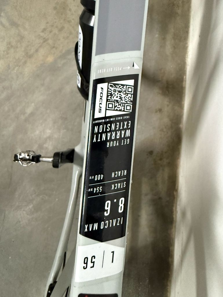 Used Focus IZALCO MAX DISC 8.6 2021 2021 Road & Gravel, Gris claro — image 4 of 7