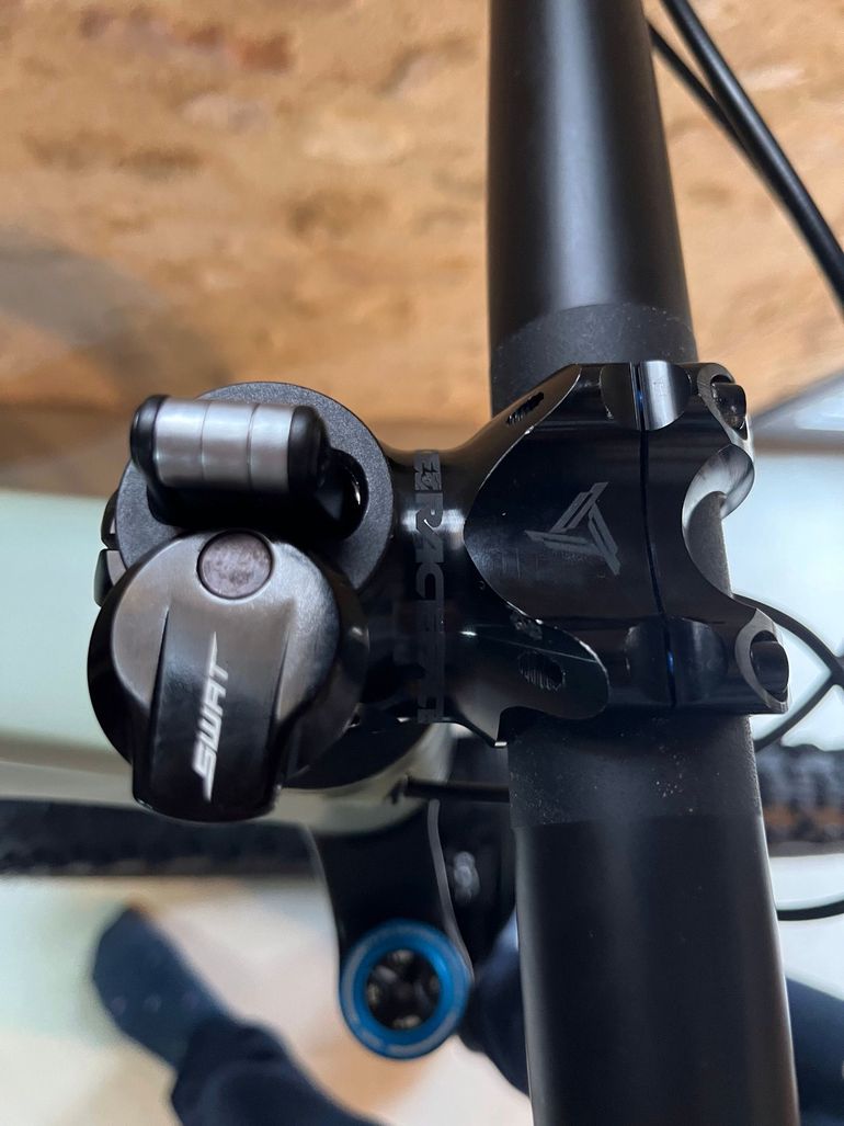 Used Specialized Epic 8 EVO Pro - SRAM X0 AXS, FOX Factory 2024 2024 Mountainbike — image 6 of 13
