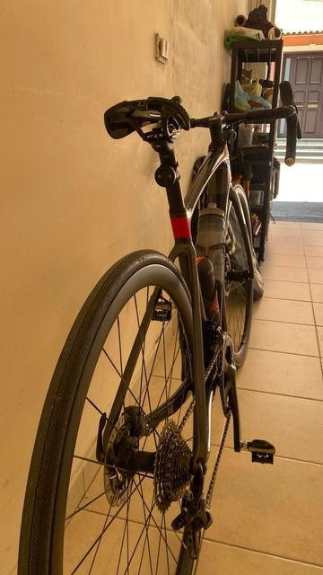 Używany Giant Defy, Advanced 1 2021 2021 Road & Gravel — zdjęcie 4 z 5