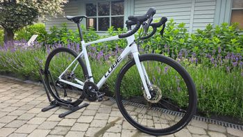 Used CUBE ATTAIN GTC RACE 2022 2022 Road & Gravel, White — image 2 of 17