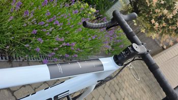 Used CUBE ATTAIN GTC RACE 2022 2022 Road & Gravel, White — image 9 of 17