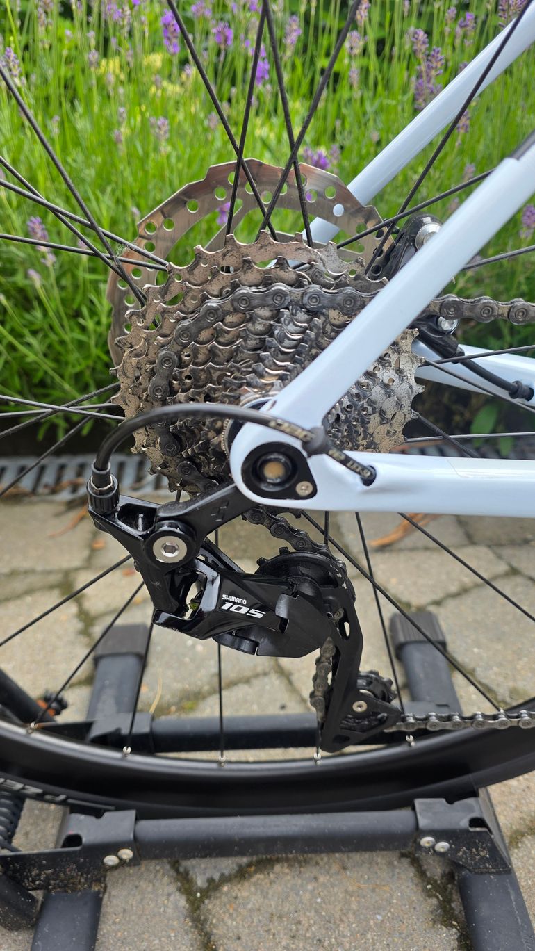 Used CUBE ATTAIN GTC RACE 2022 2022 Road & Gravel, White — image 8 of 17