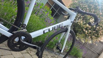 Used CUBE ATTAIN GTC RACE 2022 2022 Road & Gravel, White — image 4 of 17