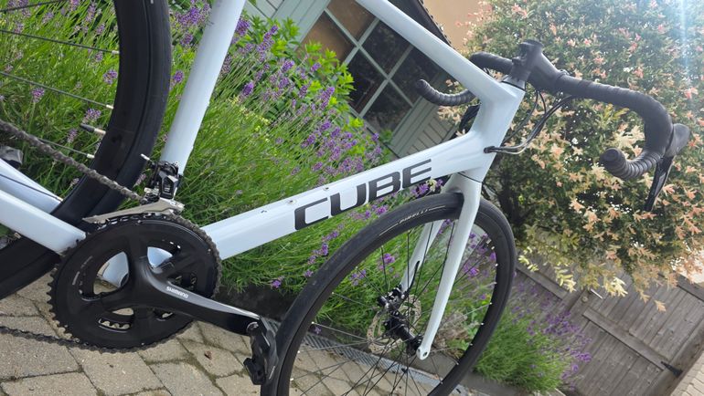 Used CUBE ATTAIN GTC RACE 2022 2022 Road & Gravel, White — image 4 of 17