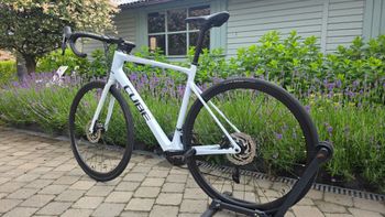 Used CUBE ATTAIN GTC RACE 2022 2022 Road & Gravel, White — image 17 of 17