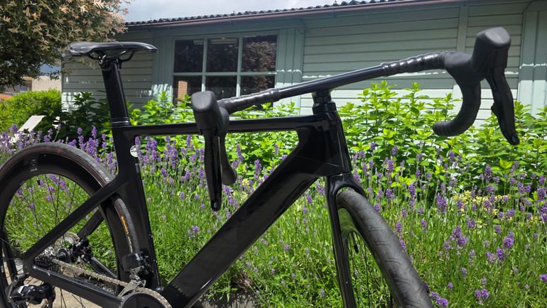 Used Canyon Aeroad CF SLX 7 AXS 2024 2024 Road & Gravel, Black — image 13 of 18