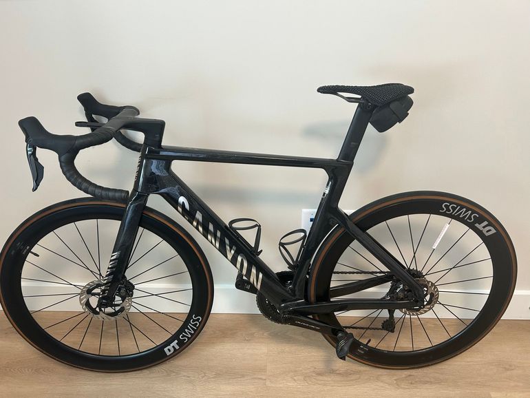 Used Canyon Aeroad CFR Di2 2025 2025 Road & Gravel, Black — image 2 of 7