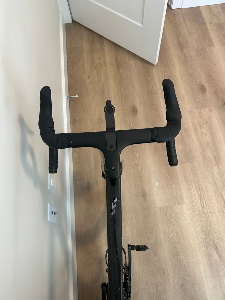 Used Canyon Aeroad CFR Di2 2025 2025 Road & Gravel, Black — image 5 of 7