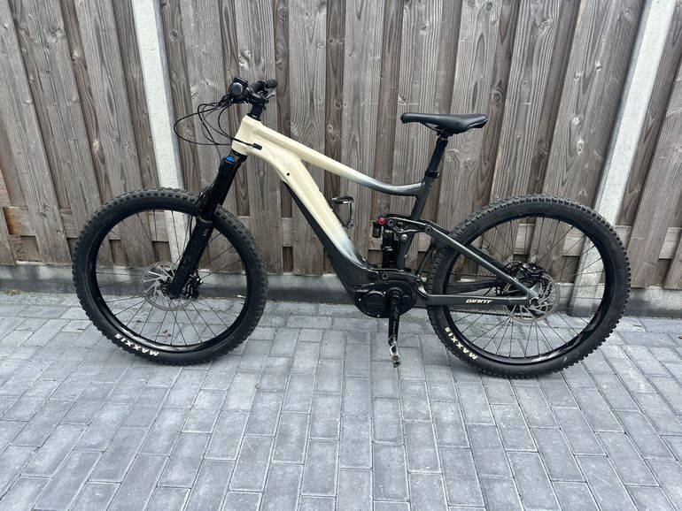 Used Giant Reign E+ 2 Pro 2020 2020 Mountainbike, Light Gray, 27.5 — image 2 of 10