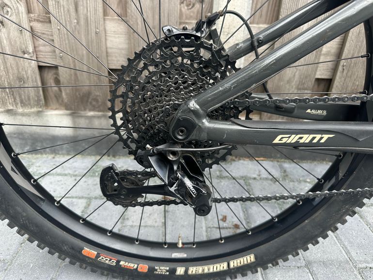 Used Giant Reign E+ 2 Pro 2020 2020 Mountainbike, Light Gray, 27.5 — image 3 of 10