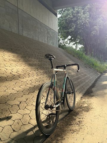 Tweedehands 8Bar Custom Single Speed / Fixed Gear 2025 Road & Gravel — afbeelding 2 van 4