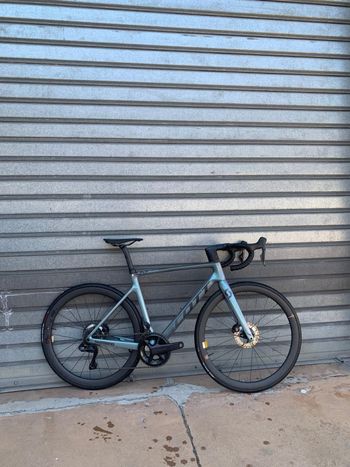 Used Scott Contessa Addict SE 2024 2024 Road & Gravel, Gris claro — image 2 of 8