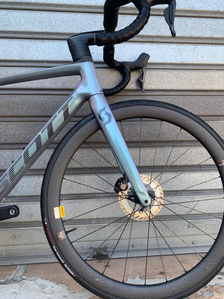 Used Scott Contessa Addict SE 2024 2024 Road & Gravel, Gris claro — image 4 of 8