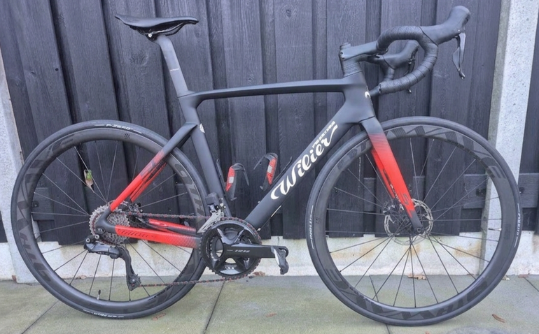 Used Wilier Cento10 SL - SHIMANO 105 Di2 2024 2024 Road & Gravel, Negro — image 1 of 4