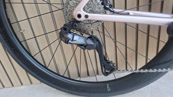 Used Specialized Tarmac SL8 Expert - Shimano Ultegra Di2 2026 2026 Road & Gravel — image 3 of 9