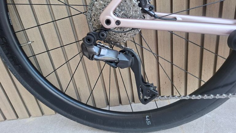 Used Specialized Tarmac SL8 Expert - Shimano Ultegra Di2 2026 2026 Road & Gravel — image 3 of 9