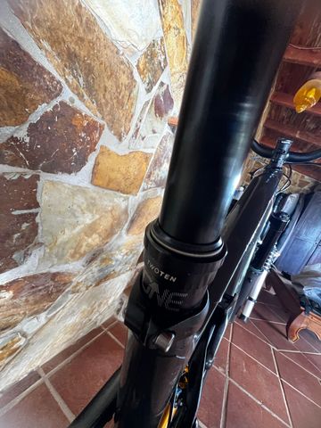 Used Cannondale Jekyll 2 2024 2024 Mountainbike, Black, 29 — image 12 of 14