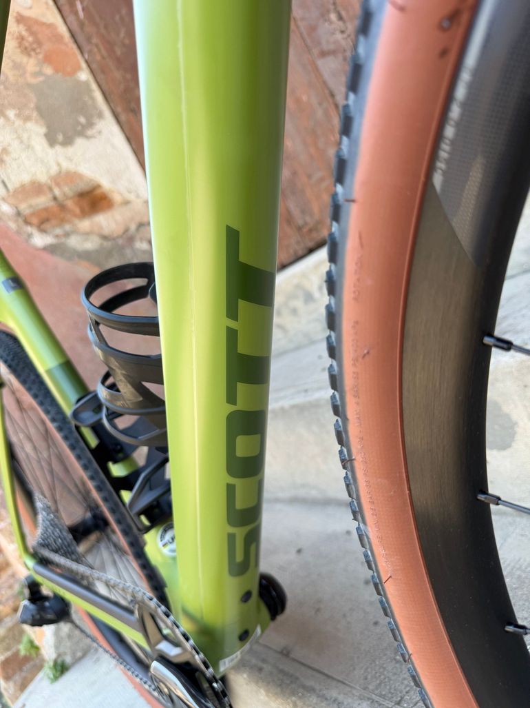 Used Scott Addict Gravel 30 2024 2024 Road & Gravel — image 13 of 18