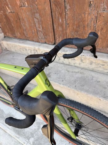 Used Scott Addict Gravel 30 2024 2024 Road & Gravel — image 15 of 18