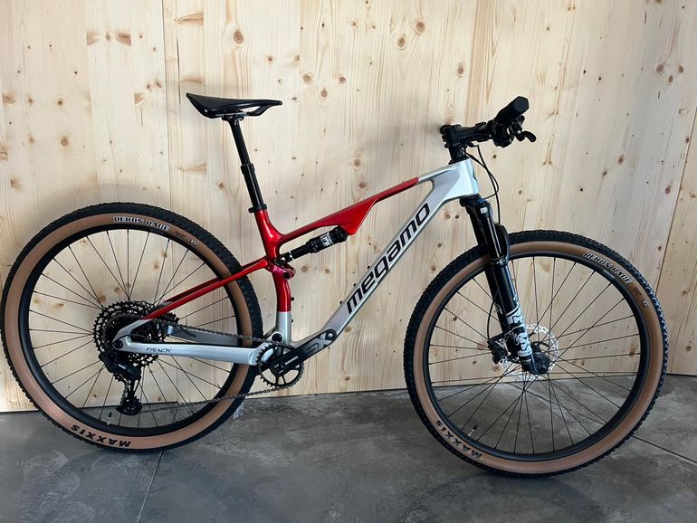 Used Megamo Track 100 SX 2026 2026 Mountainbike, Light Gray — image 1 of 7