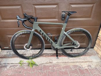 Used Canyon Aeroad CF SLX 7 Di2 2025 2025 Road & Gravel, Green — image 9 of 9