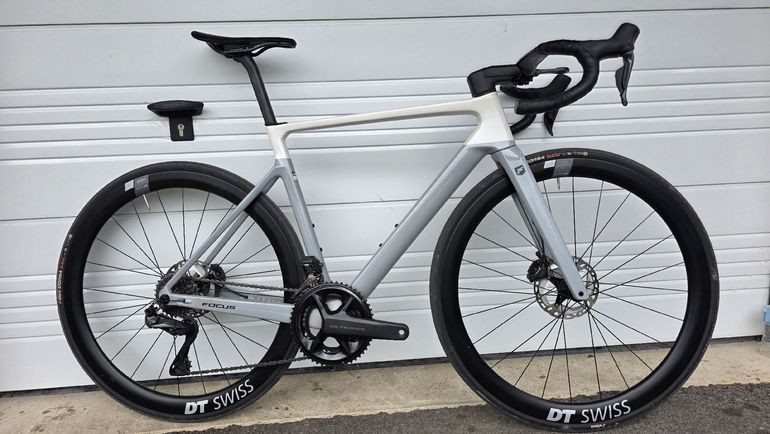 Used Focus IZALCO MAX 9.8 2024 2024 Road & Gravel, Bianco — image 1 of 5