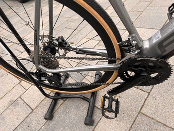 Used Focus Gallium Shimano 105 2021 Road & Gravel, Grigio chiaro — image 5 of 15