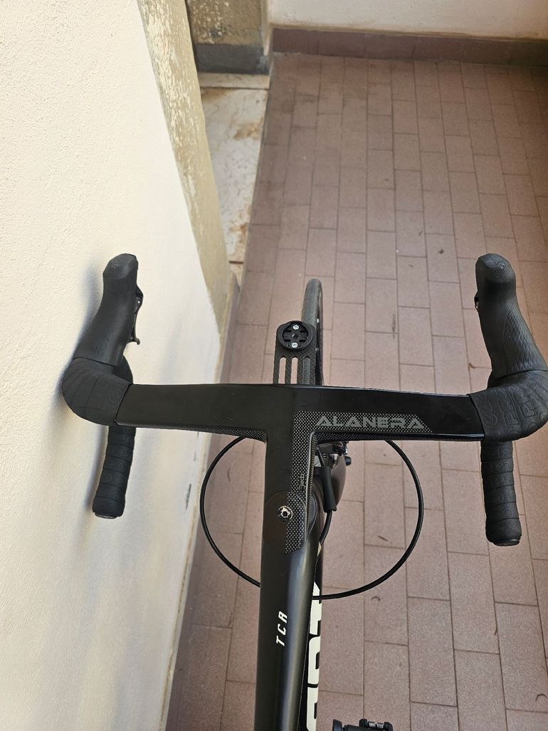 Used Giant TCR Advanced Pro 0 2020 2020 Road & Gravel — image 8 of 9