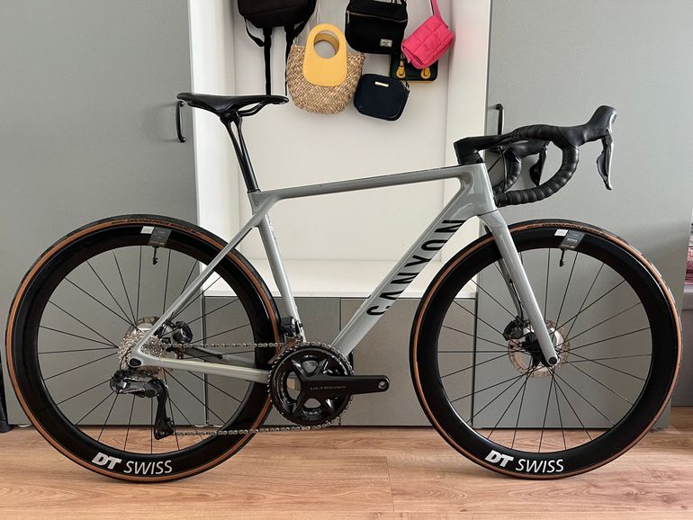 Used Canyon Ultimate Shimano Ultegra Di2 2022 Road & Gravel, Gris claro — image 1 of 5