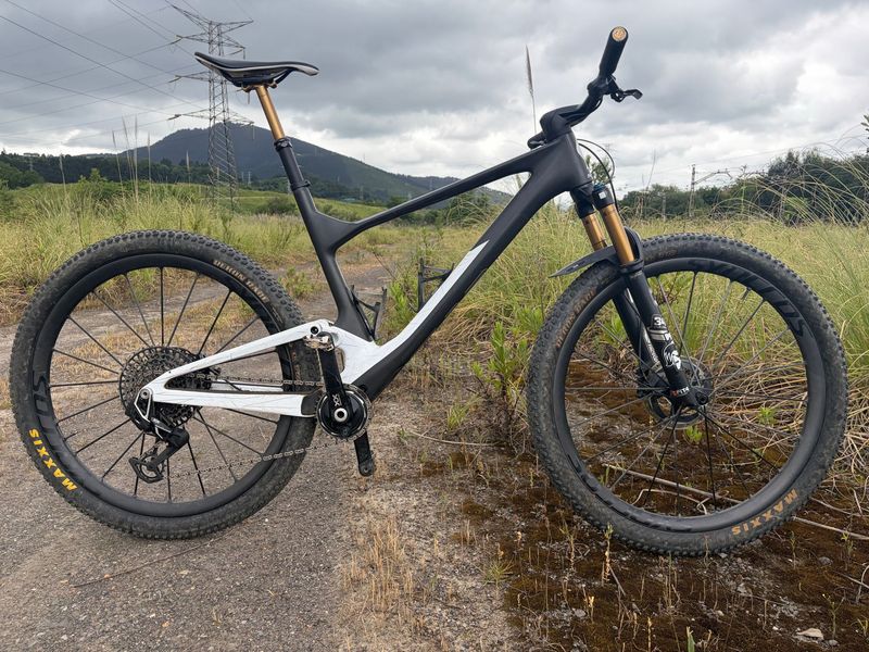 Käytetty Scott Spark 900 Tuned HMX Frame+Fork 2022 Frameset 2022 Mountainbike — kuva 1 / 10