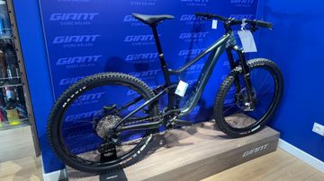 Used Giant Reign 1 2024 2024 Mountainbike, Light Gray, 29 — image 2 of 6