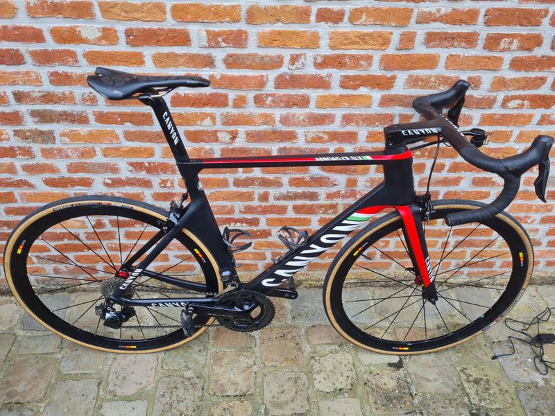Gebrauchtes Canyon Aeroad Shimano Dura Ace 2018 Road & Gravel, Schwarz — Bild 1 von 3