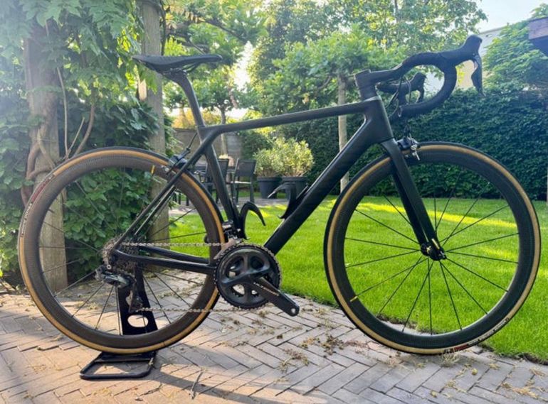 Used Canyon Ultimate CF SLX 8.0 Di2 2019 2019 Road & Gravel, Negro — image 1 of 22