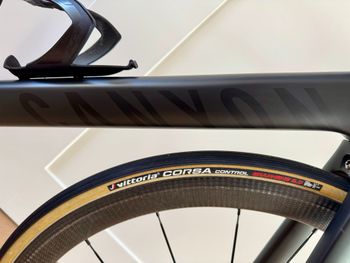 Used Canyon Ultimate CF SLX 8.0 Di2 2019 2019 Road & Gravel, Negro — image 7 of 22